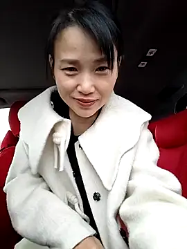 Snapshot of Haili-1 chatting on 10.20.25 Haili-1 online show from 10.20.25