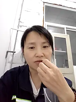 Snapshot of Haili-1 chatting on 11.06.25 Haili-1 online show from 11.06.25