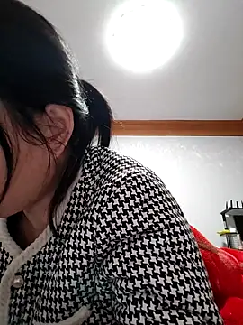 Snapshot of Haili-1 chatting on 02.23.26 Haili-1 online show from 02.23.26