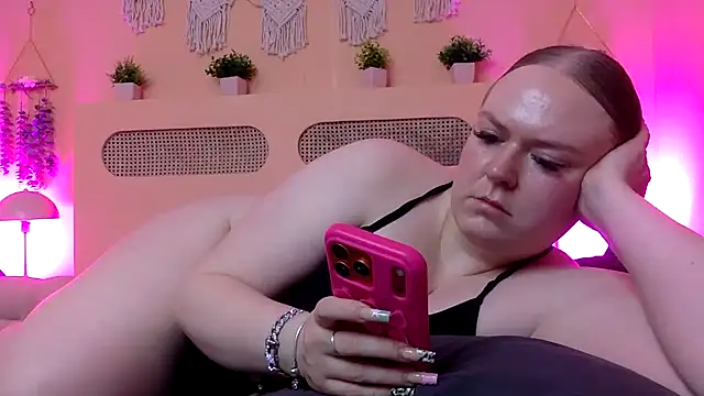 Snapshot of gracelovesxx chatting on 04.14.26 gracelovesxx online show from 04.14.26