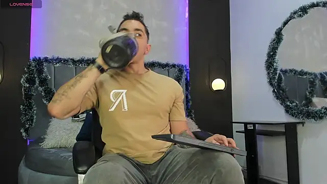 Liam walk  online show from 11.23.25