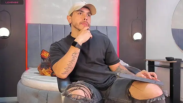 Liam walk  online show from 02.08.26