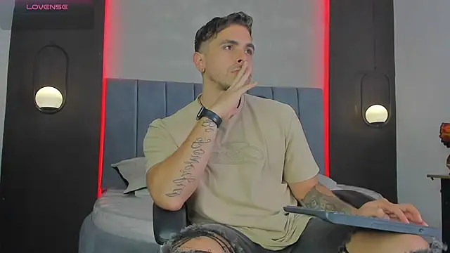 Liam walk  online show from 03.30.26