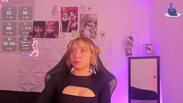 Snapshot of JuliethMoss chatting on 11.05.25 JuliethMoss online show from 11.05.25