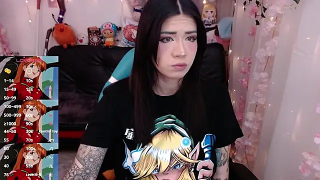 jadedelux  online show from 10.08.25