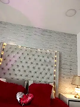 Pamelamiler   online show from 04.24.26