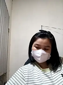 Snapshot of Daisy-lusia96 chatting on 10.24.25 Daisy-lusia96 online show from 10.24.25