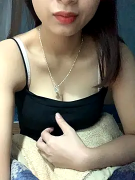 Snapshot of Chau_love69 chatting on 10.23.25 Chau love69 online show from 10.23.25