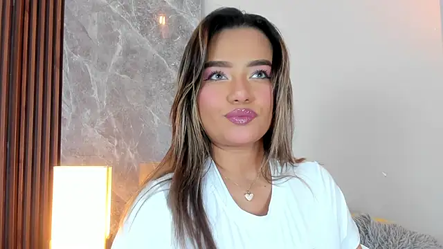 Emma hunter  online show from 10.25.25