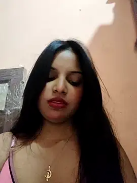 Maahhii 2 online show from 12.17.25