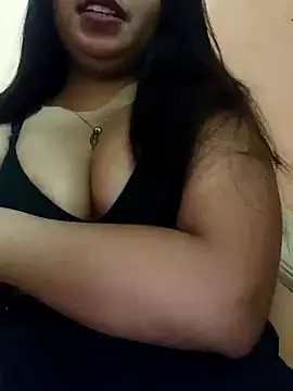 Snapshot of Maahhii_2 chatting on 01.13.26 Maahhii 2 online show from 01.13.26