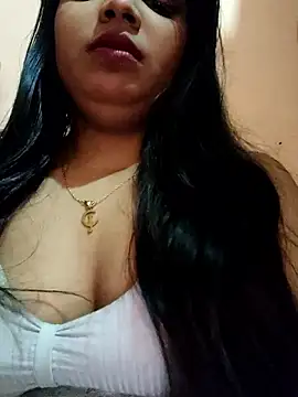 Snapshot of Maahhii_2 chatting on 01.14.26 Maahhii 2 online show from 01.14.26