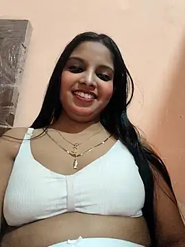 Snapshot of Maahhii_2 chatting on 02.17.26 Maahhii 2 online show from 02.17.26