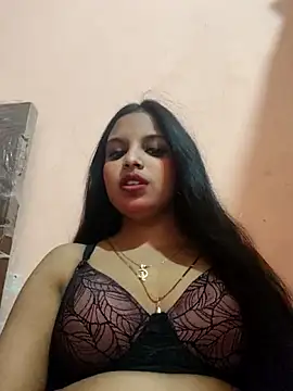 Snapshot of Maahhii_2 chatting on 02.18.26 Maahhii 2 online show from 02.18.26