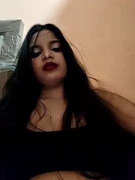 Snapshot of Maahhii_2 chatting on 03.17.26 Maahhii 2 online show from 03.17.26