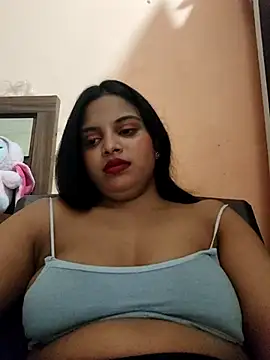 Snapshot of Maahhii_2 chatting on 04.04.26 Maahhii 2 online show from 04.04.26