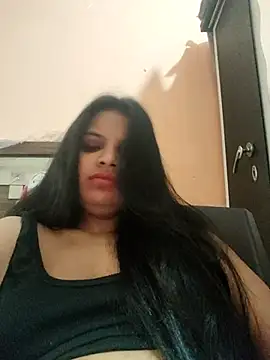Snapshot of Maahhii_2 chatting on 04.11.26 Maahhii 2 online show from 04.11.26
