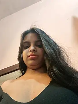 Snapshot of Maahhii_2 chatting on 04.28.26 Maahhii 2 online show from 04.28.26