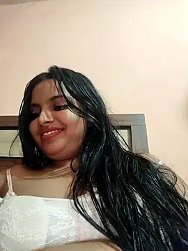 Snapshot of Maahhii_2 chatting on 05.19.26 Maahhii 2 online show from 05.19.26