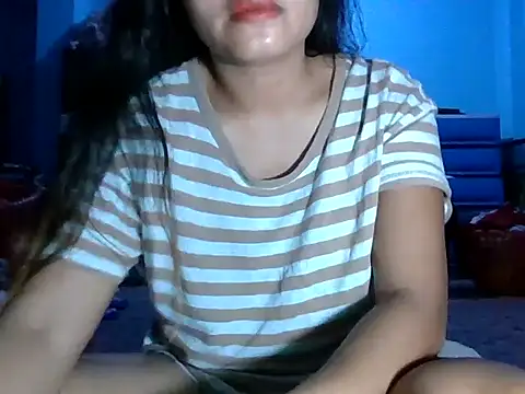 Snapshot of hardworkinggirl chatting on 12.17.25 hardworkinggirl online show from 12.17.25