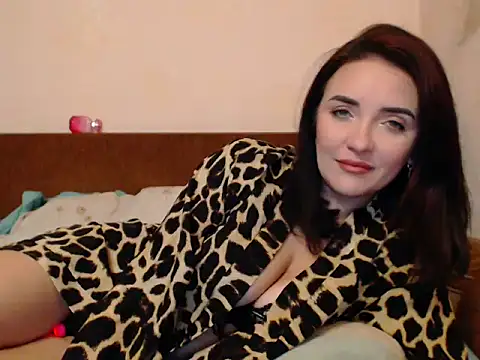 Veronica-Luxs online show from 10.13.25