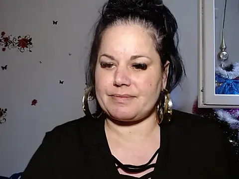 Snapshot of andreea2011 chatting on 09.30.25 andreea2011 online show from 09.30.25