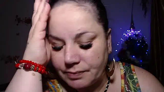 Snapshot of andreea2011 chatting on 10.14.25 andreea2011 online show from 10.14.25