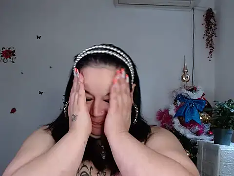 Snapshot of andreea2011 chatting on 11.07.25 andreea2011 online show from 11.07.25