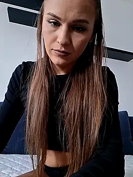 Snapshot of JessyKym chatting on 11.20.25 JessyKym online show from 11.20.25
