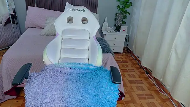 Snapshot of kataleya_29 chatting on 11.13.25 kataleya 29 online show from 11.13.25