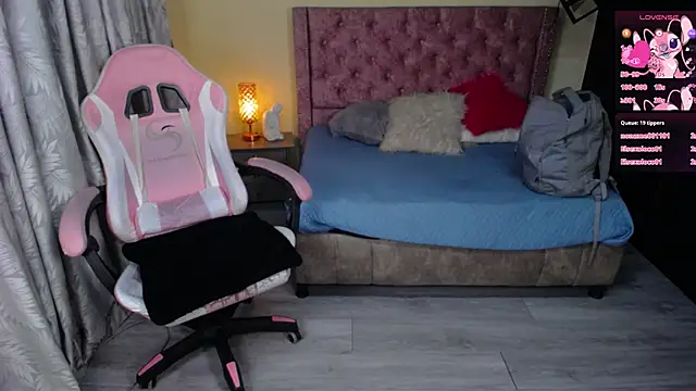 Snapshot of kataleya_29 chatting on 11.25.25 kataleya 29 online show from 11.25.25