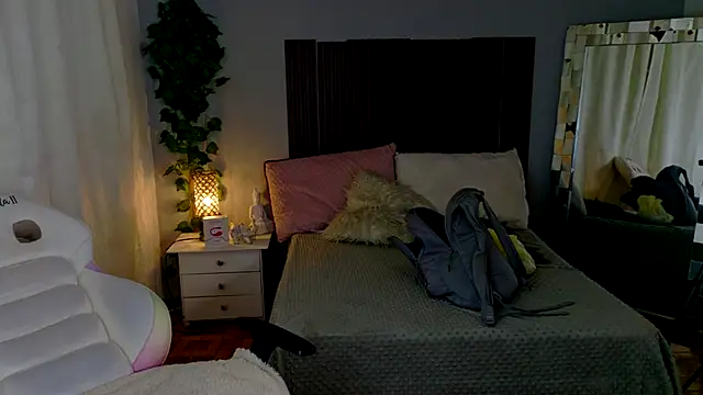 Snapshot of kataleya_29 chatting on 11.27.25 kataleya 29 online show from 11.27.25