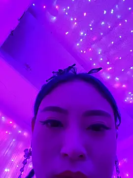 Snapshot of QiuNikki11286 chatting on 11.25.25 QiuNikki11286 online show from 11.25.25