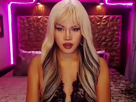 Snapshot of YllanaAltheaXxX chatting on 10.25.25 YllanaAltheaXxX online show from 10.25.25