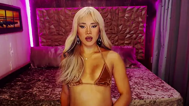 Snapshot of YllanaAltheaXxX chatting on 11.18.25 YllanaAltheaXxX online show from 11.18.25