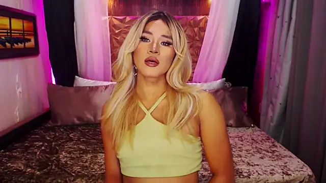 Snapshot of YllanaAltheaXxX chatting on 11.20.25 YllanaAltheaXxX online show from 11.20.25