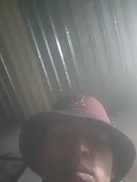 Snapshot of Narckse chatting on 12.04.25 Narckse online show from 12.04.25