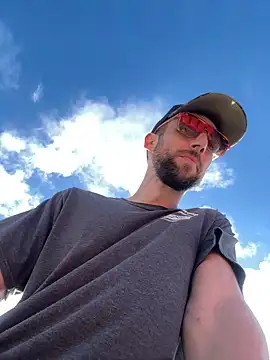 Snapshot of thejohnryancollection chatting on 10.22.25 thejohnryancollection online show from 10.22.25