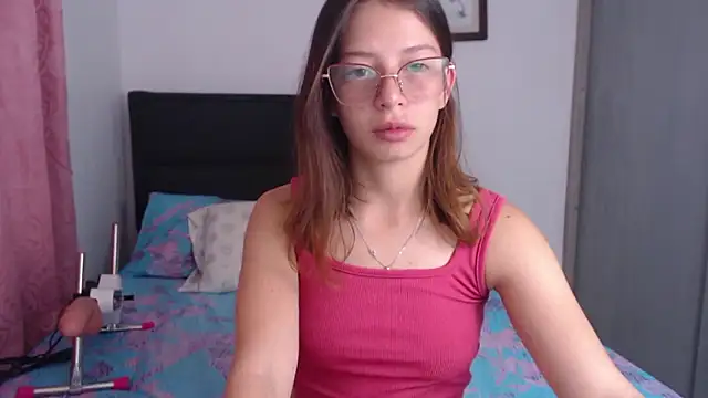 Snapshot of Tiiana chatting on 03.26.26 Tiiana online show from 03.26.26