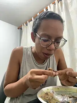 Snapshot of Valen1800 chatting on 11.19.25 Valen1800 online show from 11.19.25