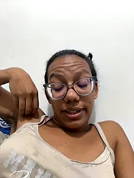 Snapshot of Valen1800 chatting on 12.04.25 Valen1800 online show from 12.04.25