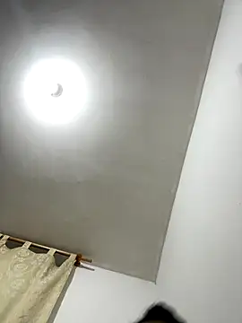 Snapshot of Valen1800 chatting on 12.17.25 Valen1800 online show from 12.17.25