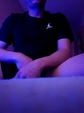 Snapshot of Thoma9034 chatting on 10.31.25 Thoma9034 online show from 10.31.25