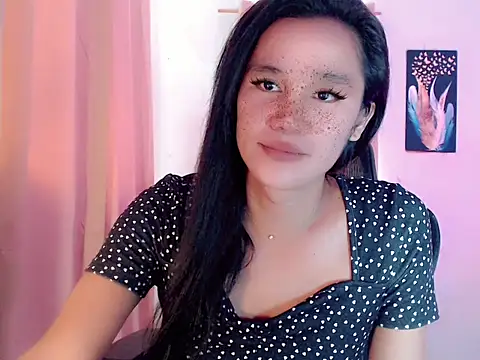 Snapshot of Amayahugecock1 chatting on 12.16.25 Amayahugecock1 online show from 12.16.25