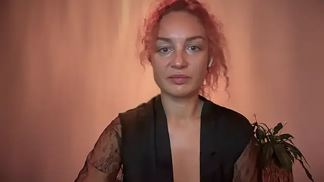 Reddgiirl online show from 10.25.25