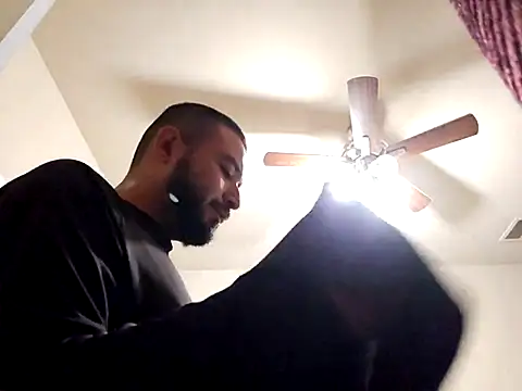 Snapshot of Lb228w chatting on 11.26.25 Lb228w online show from 11.26.25