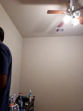 Snapshot of Lb228w chatting on 12.04.25 Lb228w online show from 12.04.25