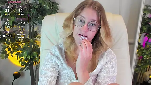 Nerissa xo online show from 10.04.25