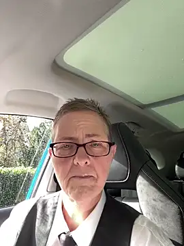 Curvy-Jinx online show from 09.10.25