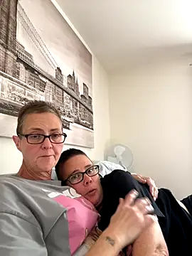 Curvy-Jinx online show from 09.13.25